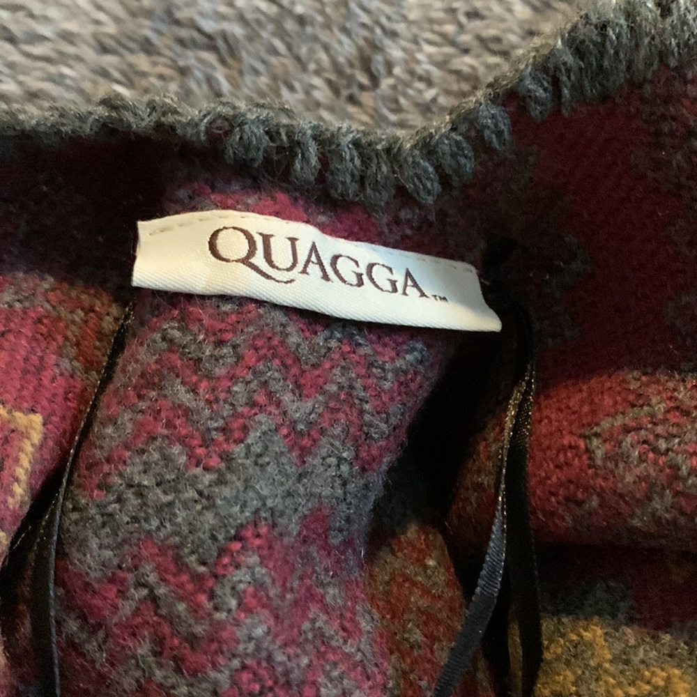 Wrap throw - Picture 2 of 5